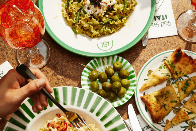 TonyWarf's tweet image. O2 serves up FREE tastecards via Blue Mondays on Priority, saving customers £79.99 a year #TeamVirginMediaO2 dy.si/j6zNeK