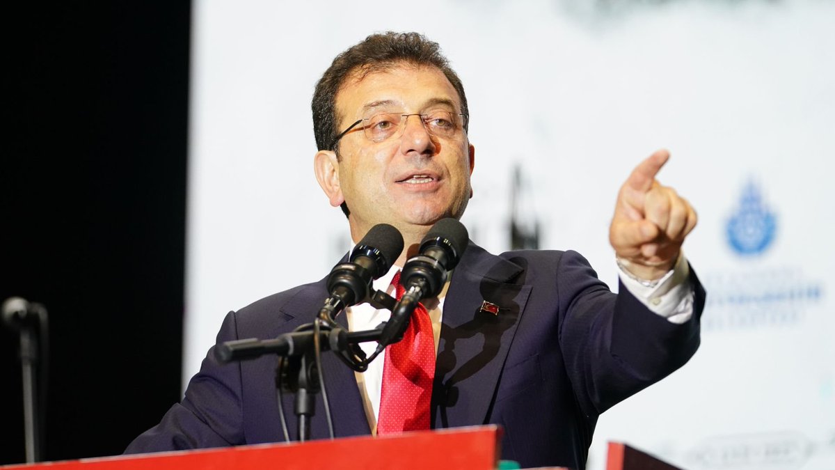 Ekrem İmamoğlu:

“Kendi yol arkadaşlarınız bile sizden sonrasına hazırlanıyor.

Artık gitme vakti…”