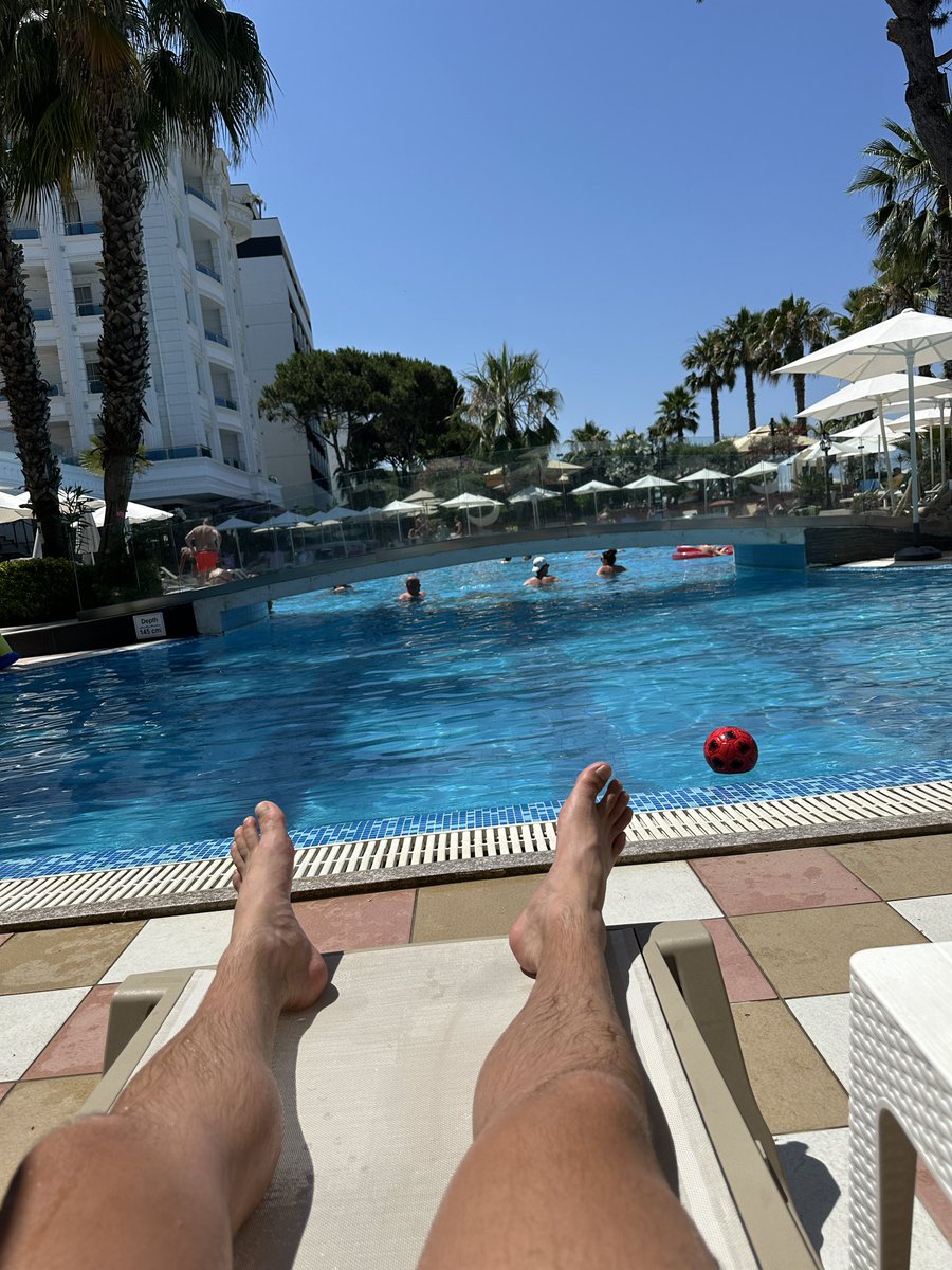 Should I take my fat dick out? 🤣
onlyfans.com/brucebadman69