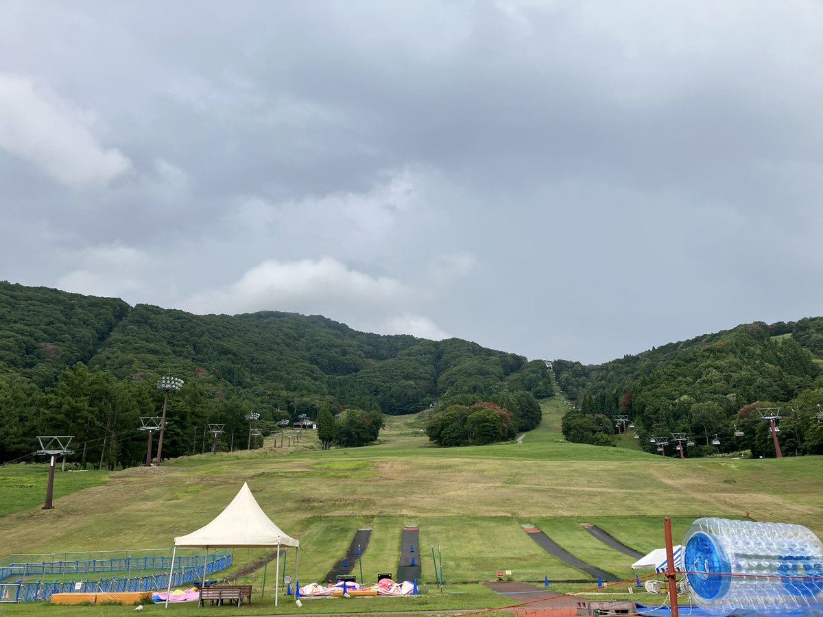 東京音大シンフォニーオーケストラは、長野県は信濃町で今日から合宿に来ております⛰️
涼しく気持ちの良い風と雄大な景色に癒されながら、早速もりもり合奏中です！
最終日の9/5(金)は癒しの森コンサートとして、町の方に演奏をお楽しみいただきます✨