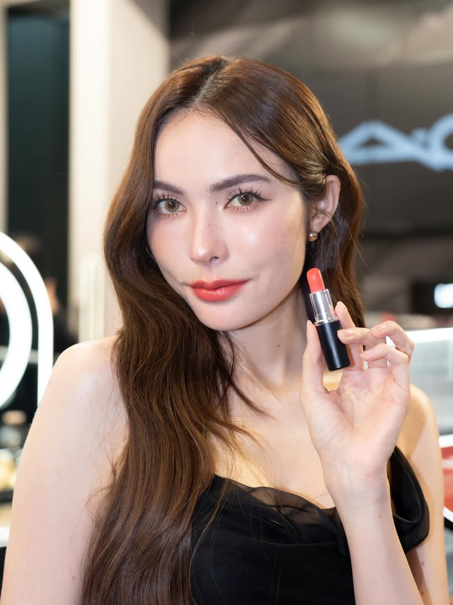 itscharlottyfam's tweet image. ✨BOOST ENGAGEMENT FOR CHARLOTTE AUSTIN✨
📍M•A•C Cosmetics
Please Like❤️& Comment💬 & share📤
Instagram Reels 🔗 : instagram.com/p/DOF0WveEqFi/…
TikTok 🔗 : -
Facebook 🔗 : facebook.com/share/p/1YNwvV…
#MACLipStylingXCharlotte
STYLE YOUR LIPS MAC W CL
#ชาล็อตออสติน #CharlotteAustin…