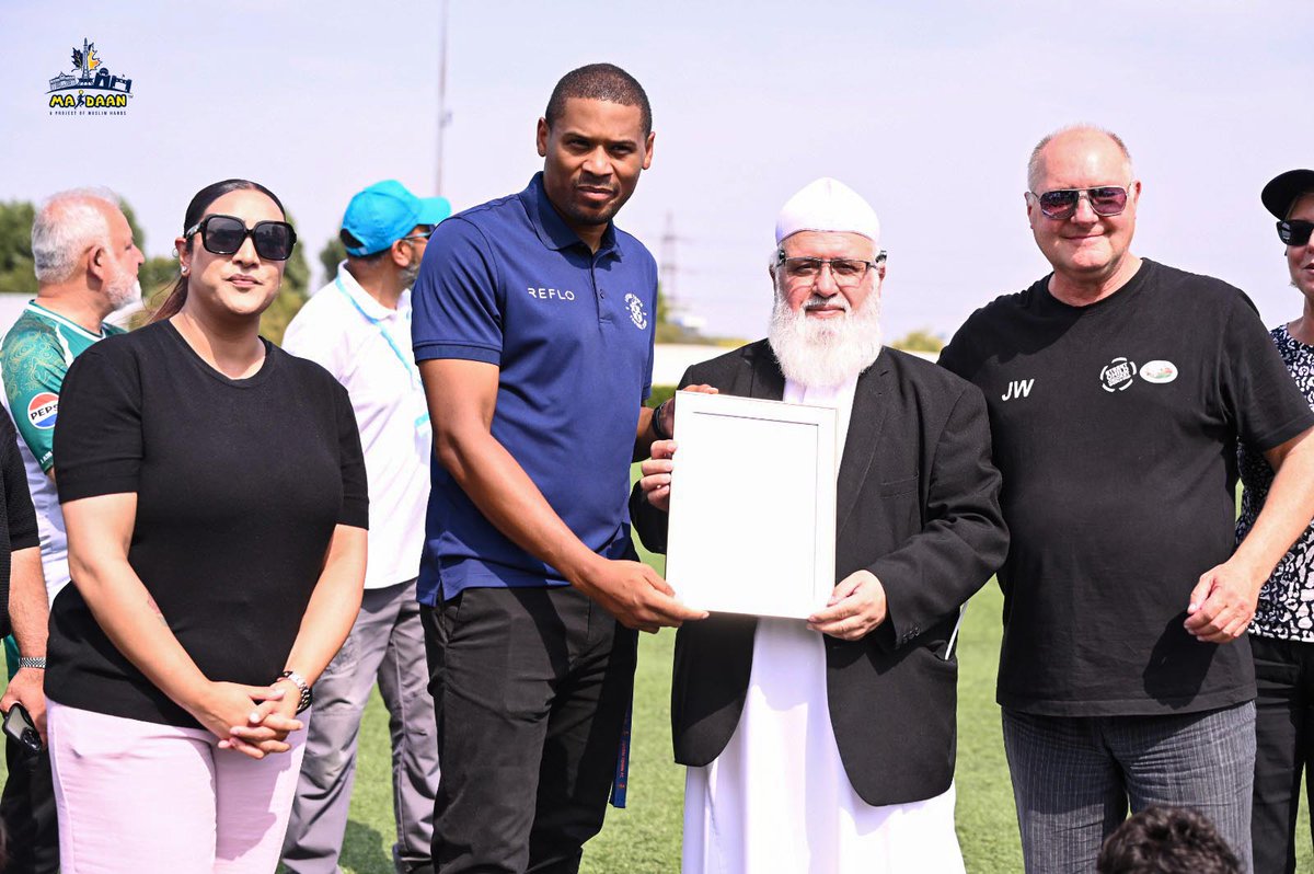 Founder Chairman Muslim Hands, Pir Syed Lakhte Hassanain (Sitara-e-Imtiaz, Queen’s Award Holder), personally engaged with English Premier League Football Club Foundations during the Pakistan Street Child Football Team’s recent UK Tour. ⚽

This reflects the power of Sports for