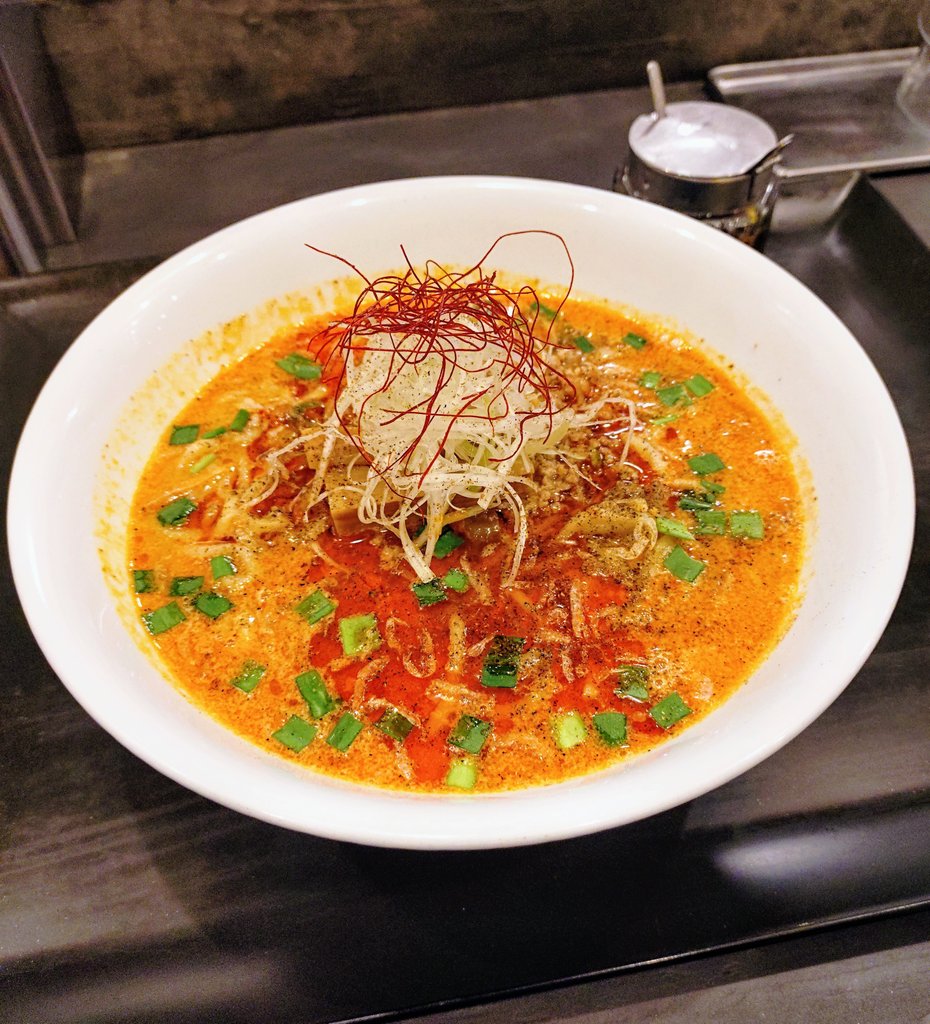 西早稲田『らぁ麺やまぐち』🍜161
限定：店主の賄い担々麺

🔰訪なのに限定を⤴️
辛味が強いのに後味爽やかなアジアンテイスト🍜
モッチりな中太麺の美味さが増すかの様でベストマッチ😆
味変で青唐入りナンプラーをかけても美味い🙆🏻かけ過ぎ注意🤭🌶️
♦🌟☠👅同麺感謝🙏🏻
激旨でご馳走様でした🙏🏻