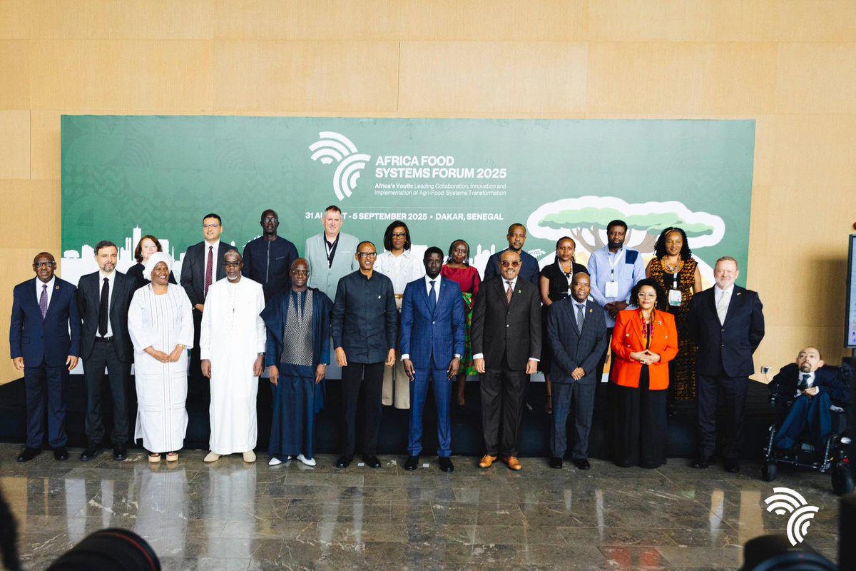 Collins of Highbury tweet media