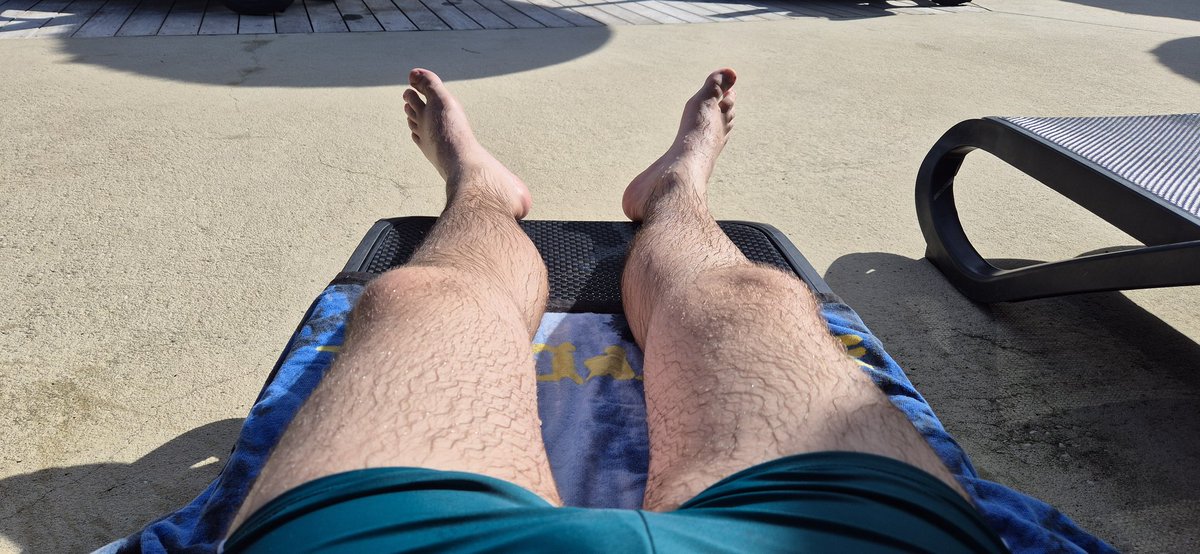 Bonne rentrée les pigeons... trimes bien toute l'année pour que ton boss continue à en profiter à ta place 🤭👇🧎‍♂️💸🔥😈