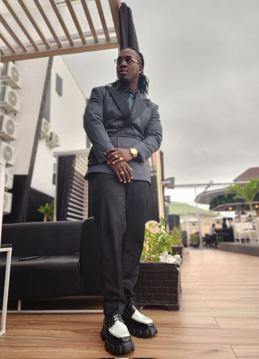 ayobami_a's tweet photo. This was the outfit I was meant to wear for this year's AMVCA but my tailor messed me up. I actually paid him his full money , only for him to deliver when the show was already over. Not only did I lose networks, I lost proper engagement on my page #lagosislandtailor https://t.co/BsWofbcMj0