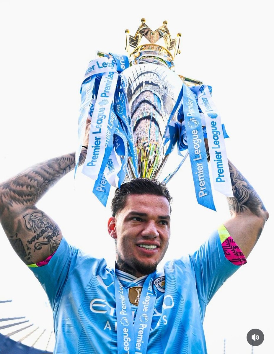 medik_johnson's tweet photo. It's not the farewell we wanted, but he'll go down as city's greatest and most decorated goalkeeper of all time #ManchesterCity https://t.co/Ku47Hg4Rjh