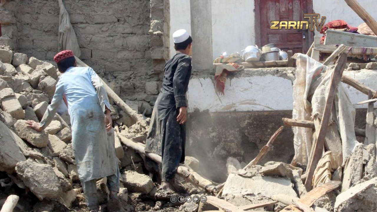 کارگر افغان پنج فرزند خود را در زلزله از دست داد