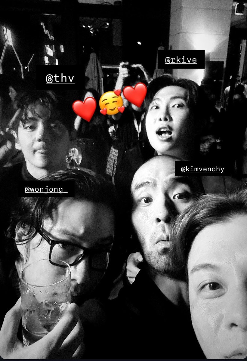Namjoon terlihat di dalam foto yang diposting oleh @/Jinpyo_eyesmag (eyesmag ceo) bersama taehyung dan 3 orang lainnya ❣️