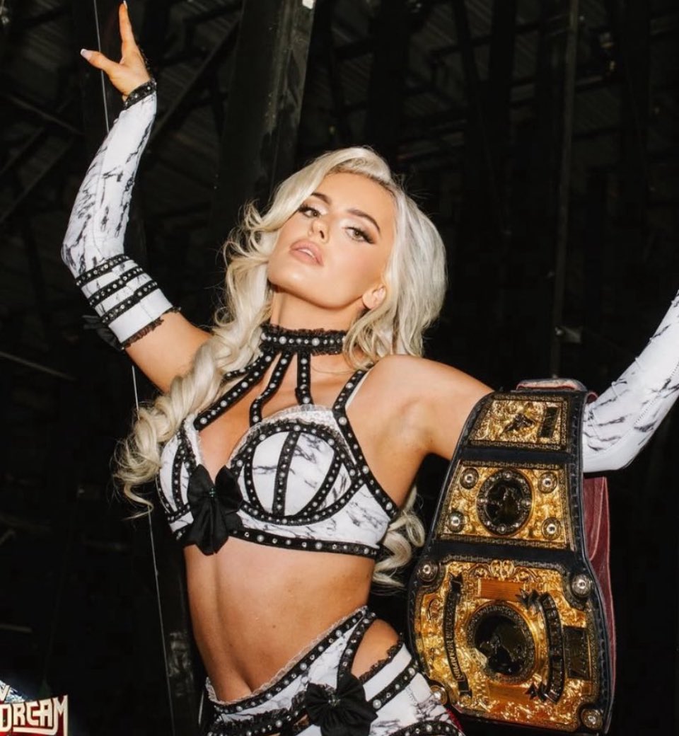 #WWENXT  FOLLOW TRAIN!

- Follow me &amp; RT (IFB) 
- Like This Tweet
- Reply With A GIF of Your Favorite Wrestler
- Like And Follow Everyone Who Does This

LETS ALL GROW TOGETHER ‼️