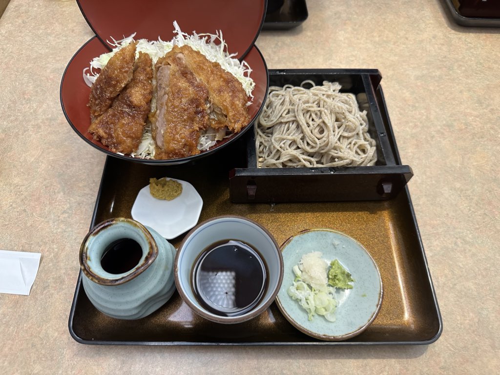 Azuki_chan_nel's tweet photo. 昼食 https://t.co/Uu1q4BKRmO