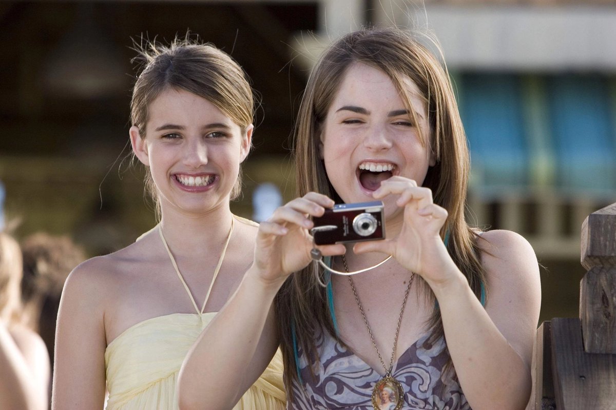 RPAppleTV's tweet image. #AppleTVRP — 𝖠𝗊𝗎𝖺𝗆𝖺𝗋𝗂𝗇𝖾 | 𝗔𝗽𝗽𝗹𝗲 𝗧𝗩+

Exclusive stills of 𝗖𝗵𝗿𝗶𝘀𝘁𝗶𝗮𝗻𝗻𝗲 𝗕𝗮𝘂𝗲𝗿 (@sawstellar) in the beloved fantasy film #AquamarineRP 🌊✨.