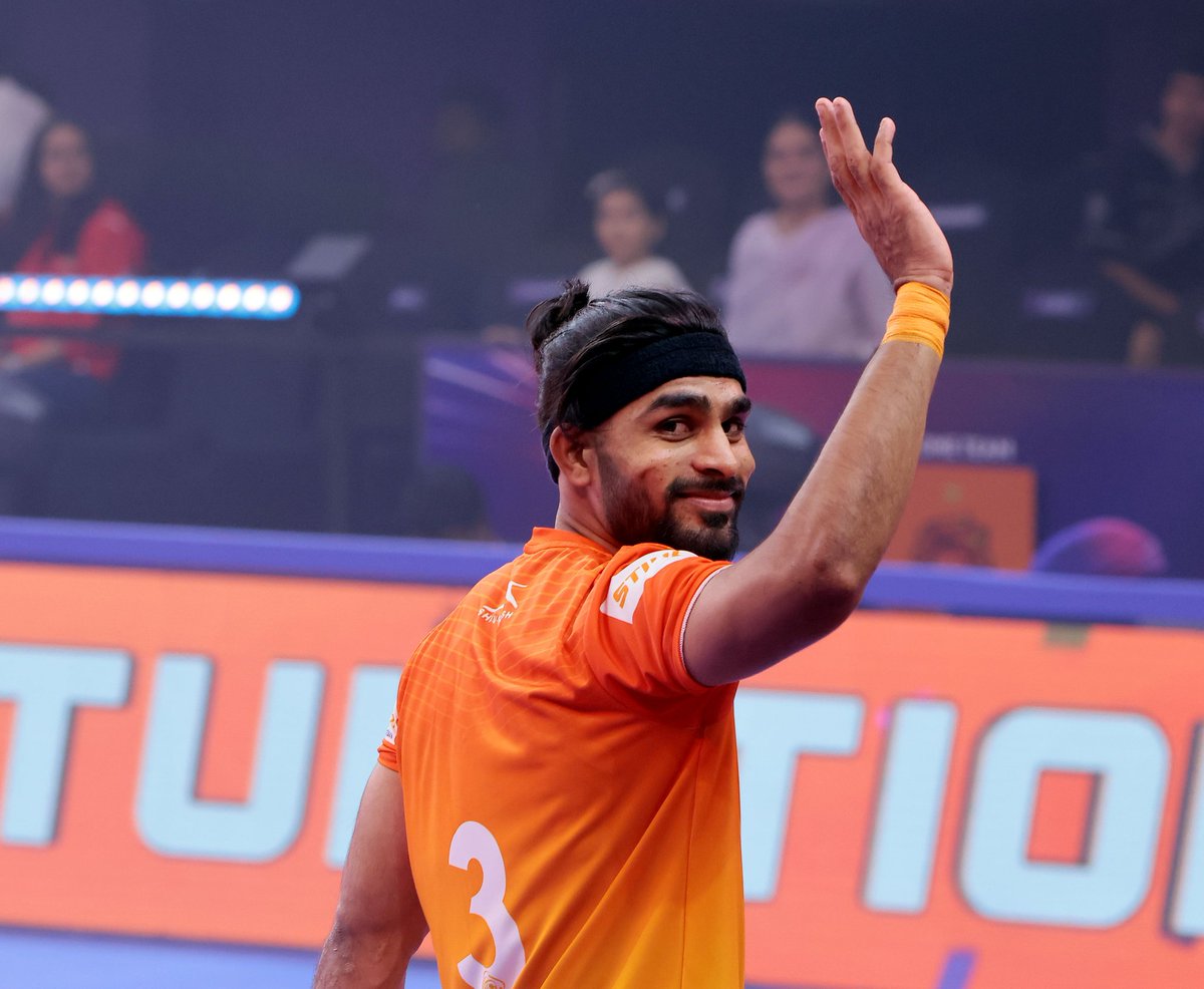 PuneriPaltan's tweet photo. 𝙂𝙊𝙊𝘿 𝙈𝙊𝙍𝙉𝙄𝙉𝙂 पलटण. 🌞
Let’s kickstart the day with some power-packed moments from last night’s clash against Gujarat Giants. ⚔️
| #PPvsGG | #PuneriPaltan | #PaltangiriContinues | #पुन्हाहोऊदेPaltangiri | #PKL12 | #MH12 | #Prokabaddi | #ghuskarmarenge | https://t.co/luqBgPoK1R