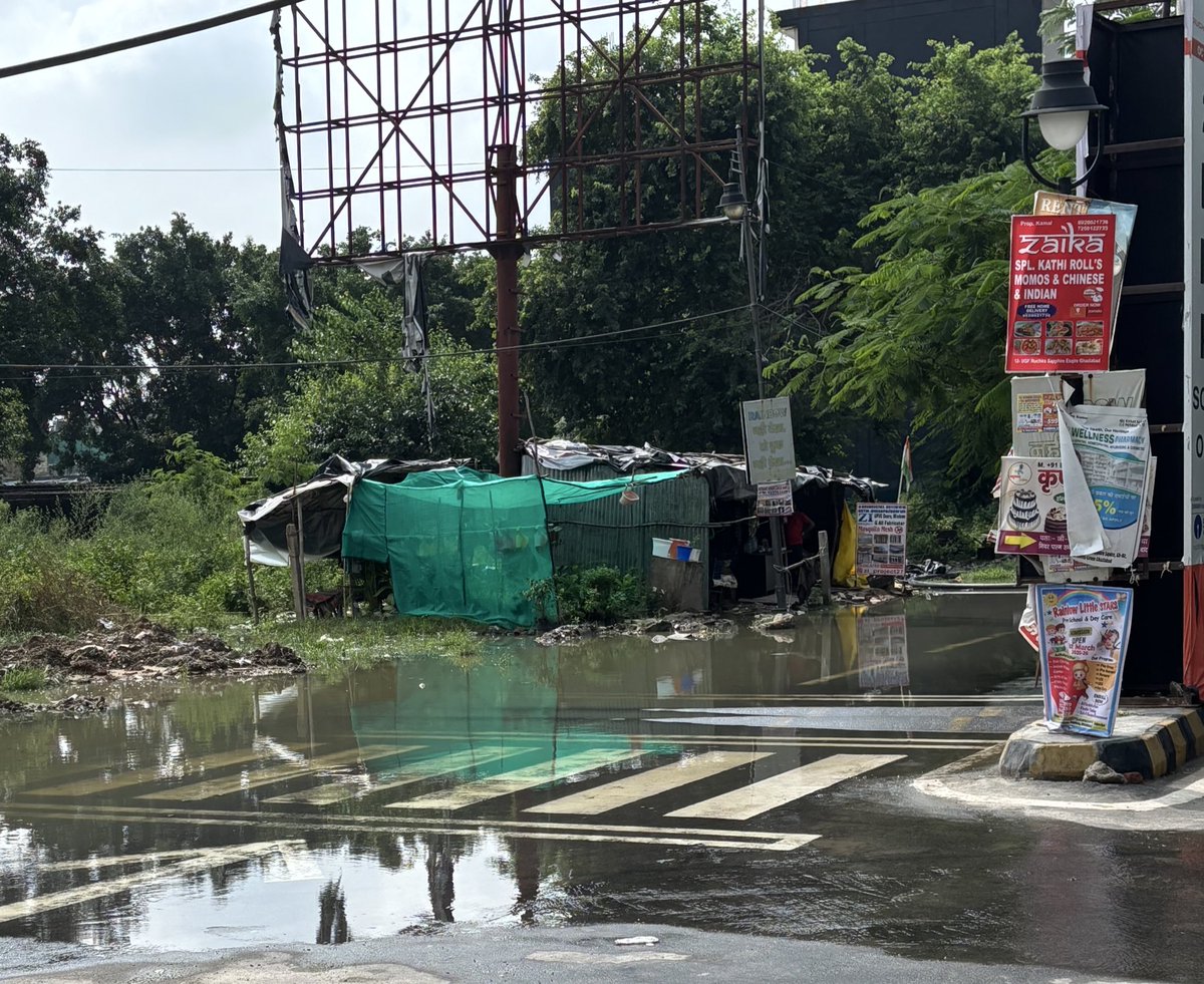 shikhar9's tweet photo. @GzbNagarNigam @AyuktaNagar @ChiefGhaziabad . Please see the situation of “Jaipuria Sunrise Greenns NH-9 Ghaziabad” situation of poor drainage and water logging issue which is creating health issues for residing communities. Please take action immediately https://t.co/7th7RouMzs