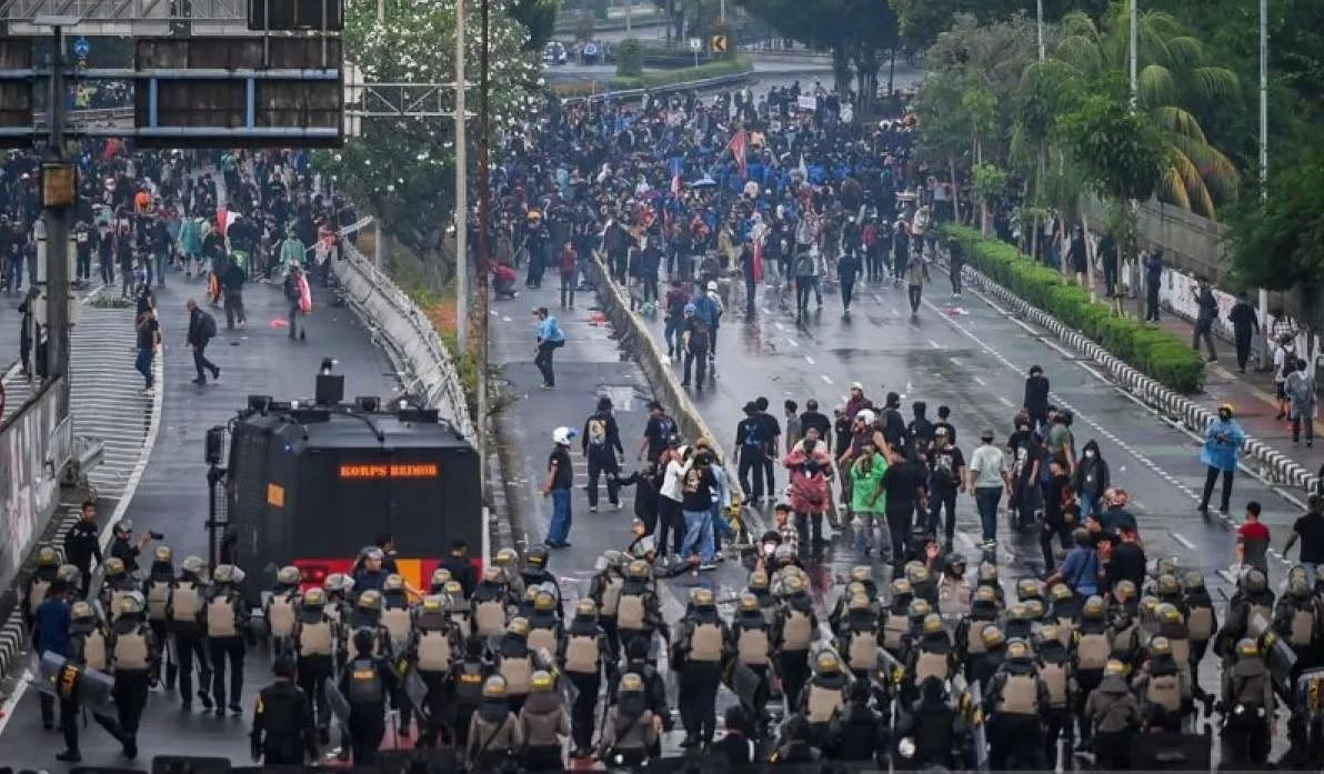 20 people missing after Indonesia protests - Politics - The Jakarta Post #jakpost bit.ly/4n3EgBc