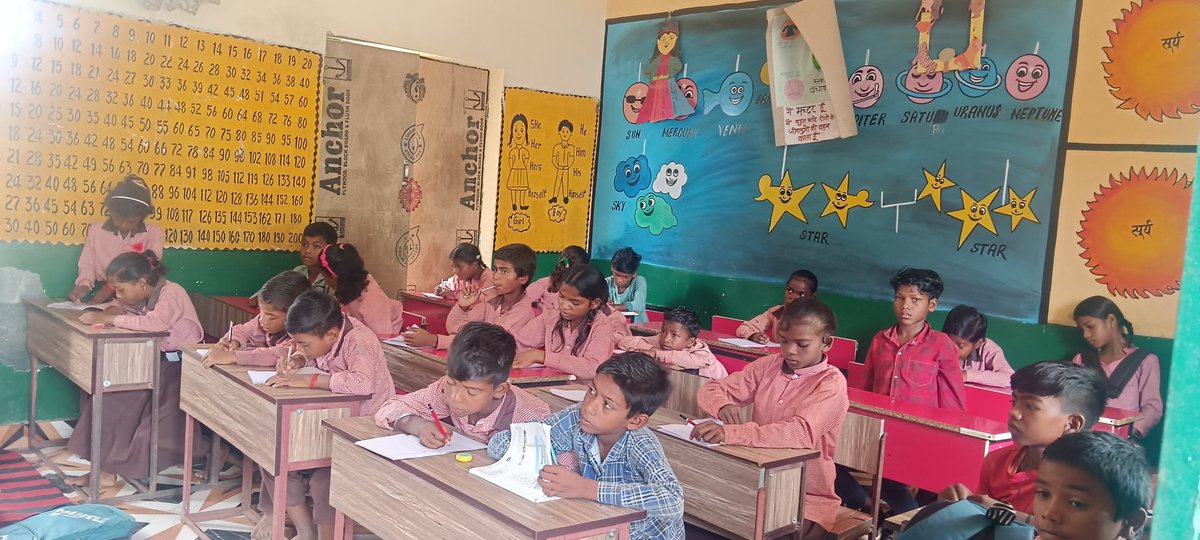 Kiran Tiwari (@tiwarickiran) on Twitter photo व्यस्त दिनचर्या कक्षा की : अभी बच्चे व्यस्त हैं ब्लैक बोर्ड पर लिखे सवालों के जवाब लिखने में। बच्चों के लिए सवाल सिर्फ रटे रटाए जवाब नहीं हैं। ये सवाल उनके अनुभव, अनुमान, तर्क क्षमताओं के इस्तेमाल करने के लिए हैं। #school #Sonbhadra <a href="/HardeepSPuri/">Hardeep Singh Puri</a> व्यस्त दिनचर्या कक्षा की : अभी बच्चे व्यस्त हैं ब्लैक बोर्ड पर लिखे सवालों के जवाब लिखने में। बच्चों के लिए सवाल सिर्फ रटे रटाए जवाब नहीं हैं। ये सवाल उनके अनुभव, अनुमान, तर्क क्षमताओं के इस्तेमाल करने के लिए हैं। #school #Sonbhadra <a href="/HardeepSPuri/">Hardeep Singh Puri</a>