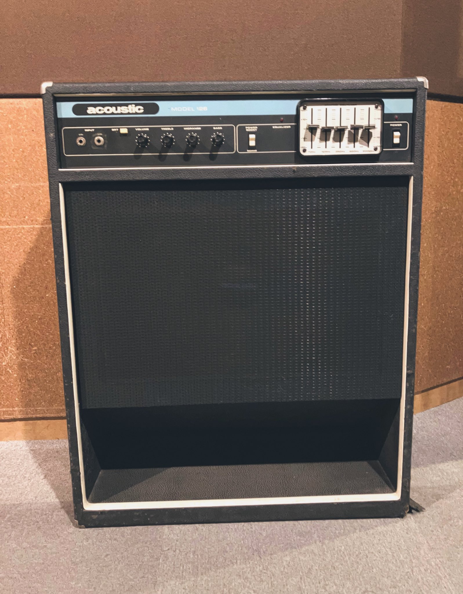 acoustic Model 126 ベース用アンプ 70s Acoustic 126 bass amp | Brussels V. Guitars