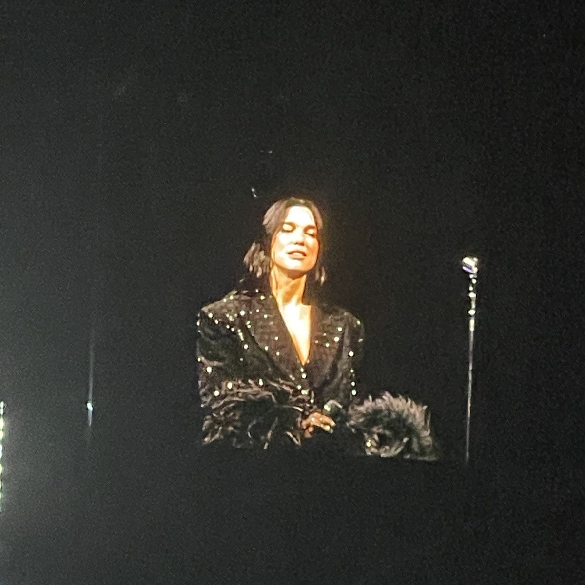heartoflipa's tweet photo. Black outfits again but dua looked great in them https://t.co/wNG1wlDqd6