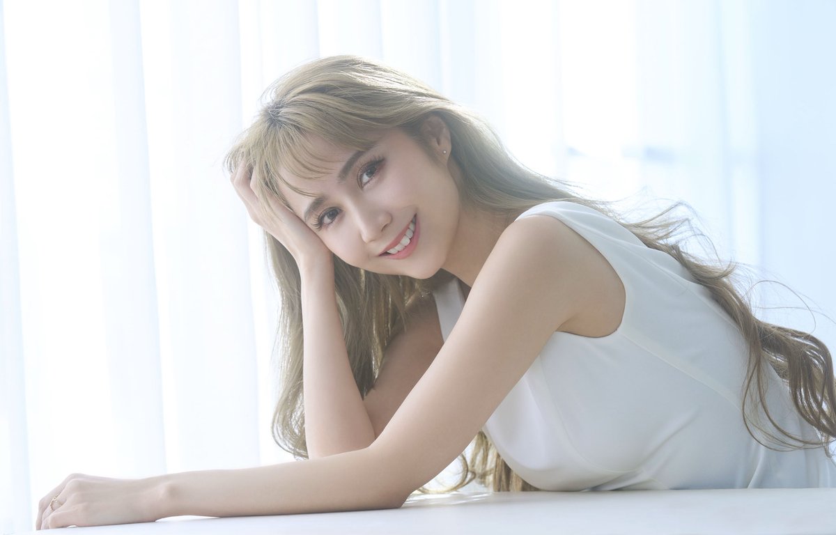 サラ・オレイン Gz0NUDQbcAAsmAT.jpg