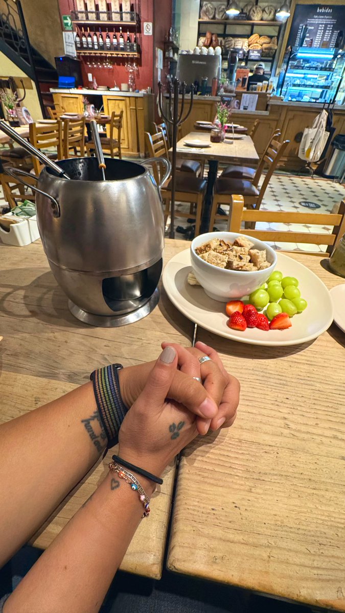 vi_garvi's tweet image. She..
Me…
We…
Us!! ❤️🥰 #12Aniversary @la_insatisfecha ❣️#LoveIsLove #LoveHer