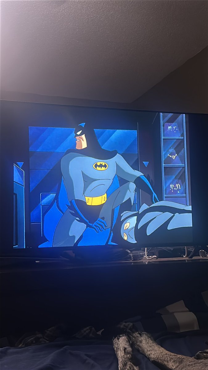 Man watching the old Batman cartoon really makes me wanna work on my own comics again

I wish I had the money to pay a full time artist haha
