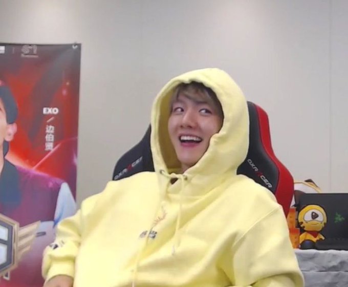 صبح فندومی که چند روز دیگه مکنه‌شو پس میگیره بخیر👻
#SEHUN #EXO <a href="/weareoneEXO/">EXO</a>