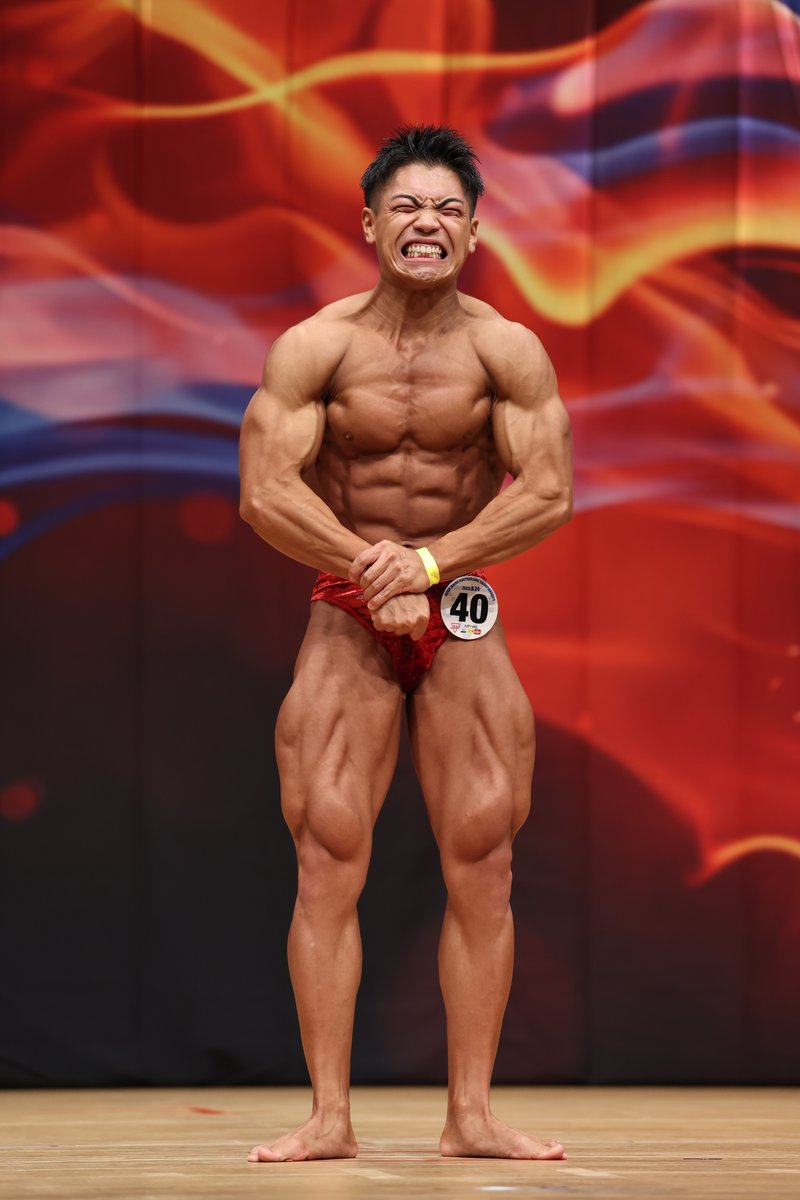 getsubo's tweet photo. 8.24 日本ジュニア選手権

ボディビル70kg以下級2位・髙﨑光選手

カット、張り出しともに異質な大腿四頭筋に観客のザワつきが起こった https://t.co/hbNbepbm8U