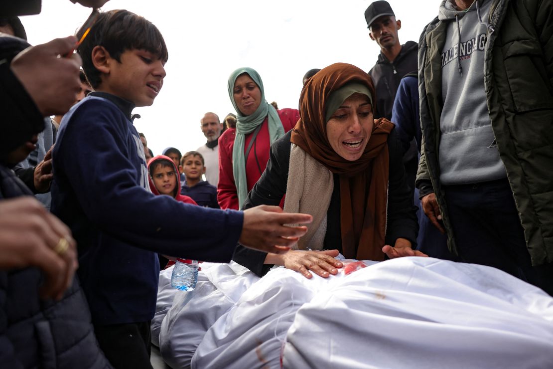 ⭕Israeli occupation forces bombed Gaza’s Shati camp, killing a pregnant woman and her unborn baby. This is the face of occupation—where innocence is the first target. 
#GenocideInGaza #FreePalestine
#IsraeliOccupation