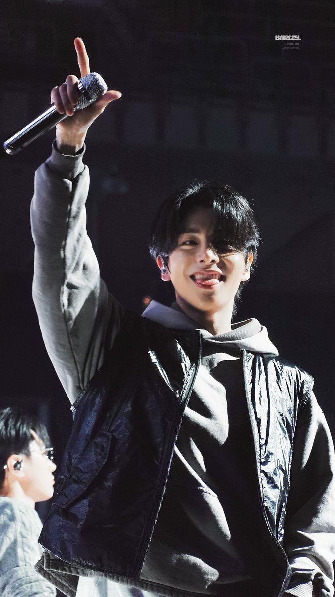 𝙗𝙖𝙧𝙡𝙚𝙮. tweet media