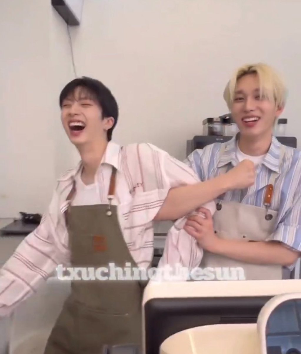 jiung always laughs so hard with theo 😭♡