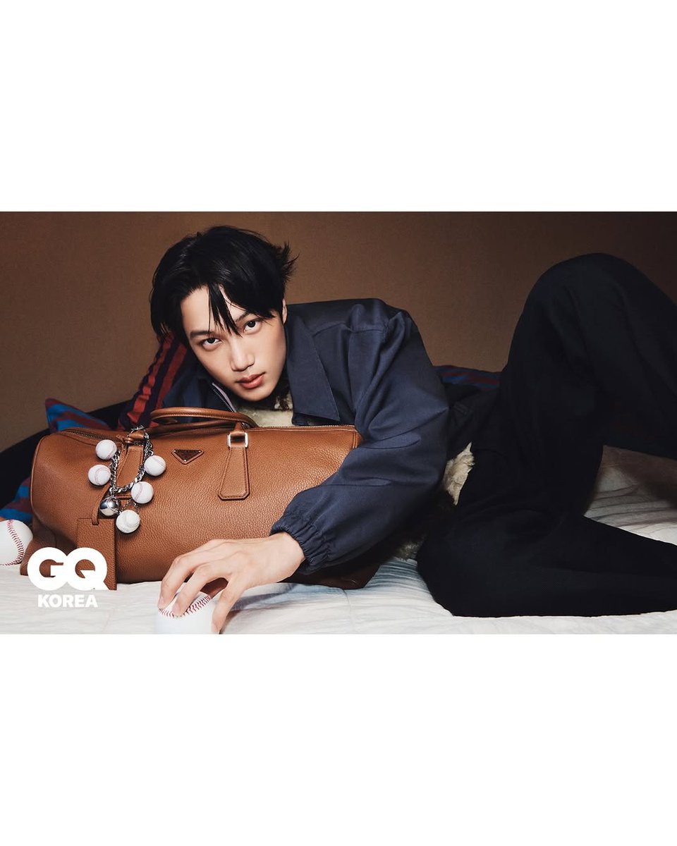 250902 GQ KOREA instagram 

𝙁𝙖𝙡𝙡𝙞𝙣 𝙎𝙡𝙤𝙬𝙡𝙮 
풍요로운 낭만, 사유하는 시간, 생동하는 에너지로 가득한 밀라노에서. 프라다의 가을, 겨울과 함께 이토록 고혹적인 카이의 계절이 선명하게 무르익어 갑니다. 
-
<a href="/zkdlin/">🤡</a> @prada #카이 #KAI #kai #프라다 #PRADA #prada

하트, 댓글 많이