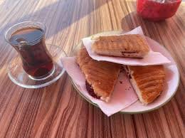 bugünde işe geç kalmadım ya 😏
Günaydın...