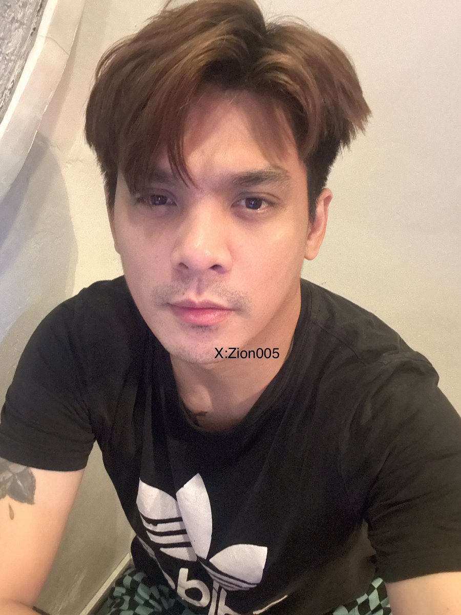zion005's tweet photo. Woke up Like this. 

Tra manuod ng conjuring🥺 https://t.co/16jHY2wNrE