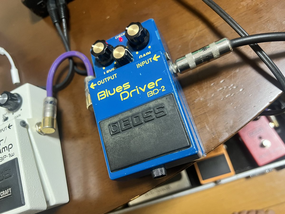 taz_bomb_yamai's tweet photo. 先日、中古¥7,000代の誘惑に負けてしまったのはここだけの話し…。

#boss 
#bd2
#bluesdriver 
#エフェクターボード2025夏 https://t.co/3jNDgn3Ub7