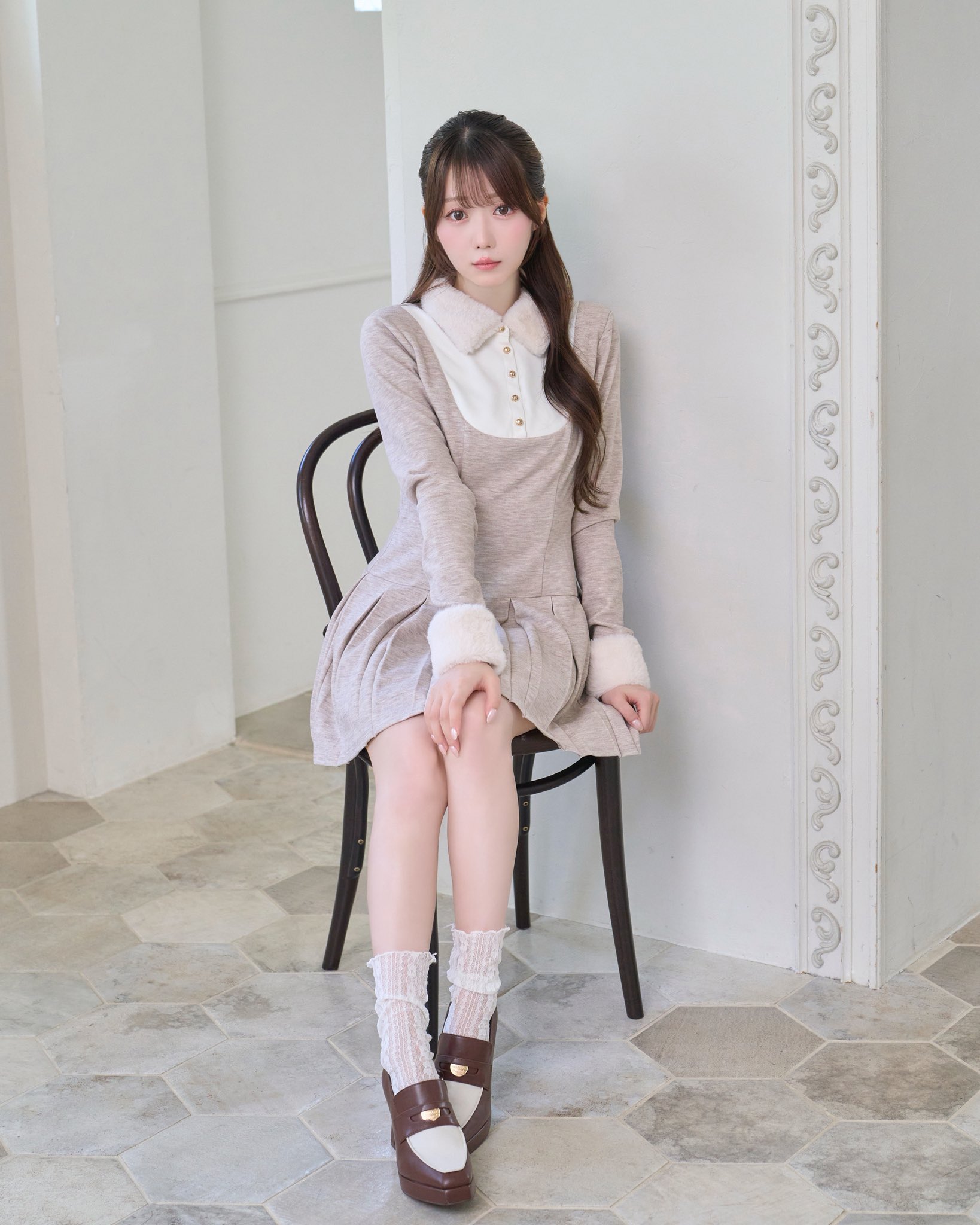 ロゼミューズ　lace docking dress 大谷映美里　ベージュ Rosé Muse on X: 