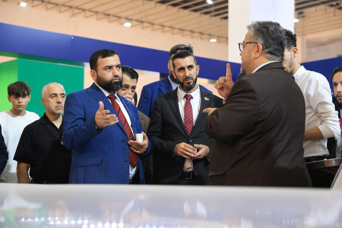 رئاسة الهيئة المركزية للرقابة والتفتيش تزور معرض دمشق الدولي وتؤكد على معايير الشفافية وجودة الخدمة

قام وفد من رئاسة الهيئة المركزية للرقابة والتفتيش برئاسة المهندس "عامر العلي" بزيارة رسمية إلى معرض دمشق الدولي.

وخلال الجولة، اطّلعت الرئاسة على واقع تنظيم الفعاليات والخدمات