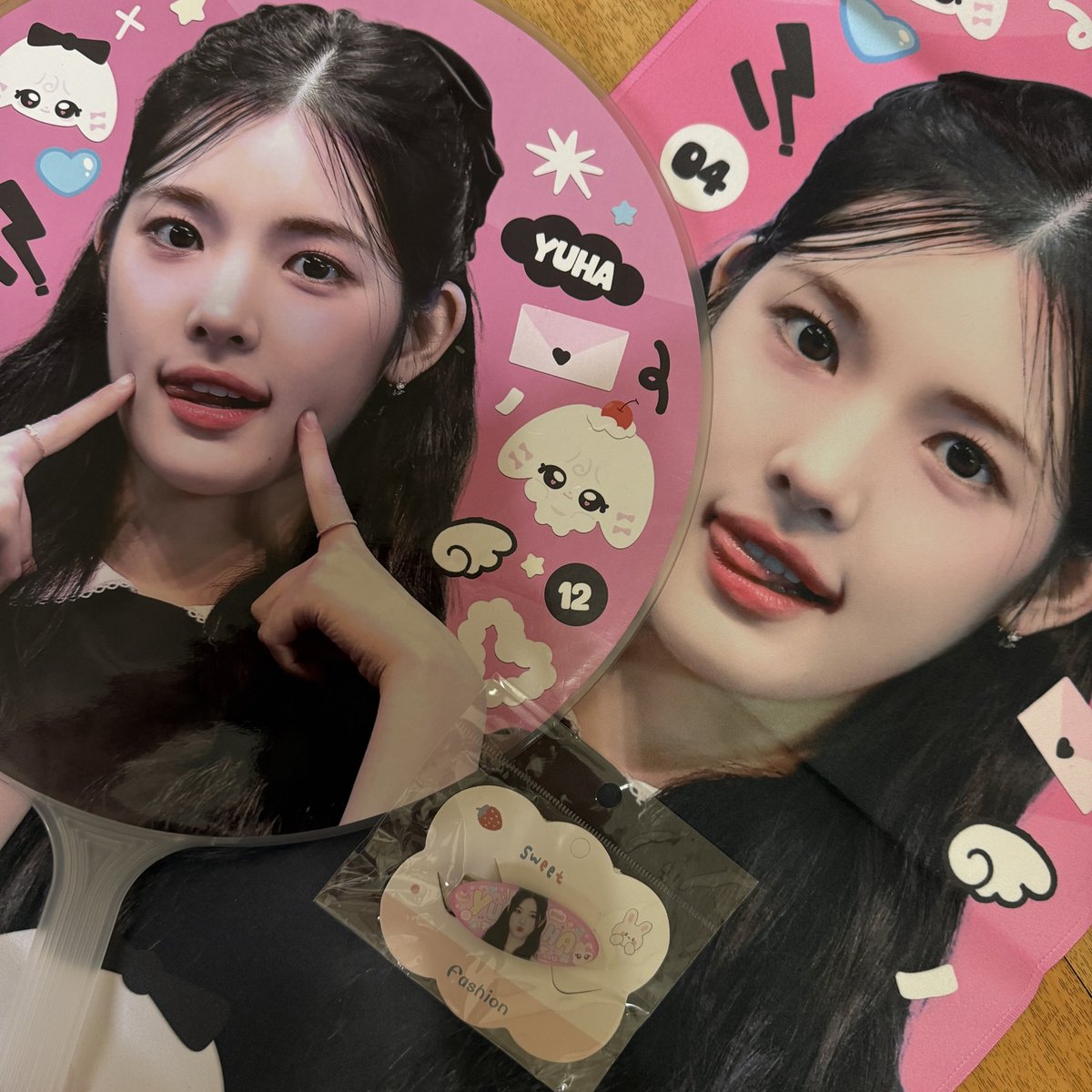 유하 우치와랑 슬로건 당첨된거 왔다🥺🥺
이제 오프뛸때 들고 댕길거 생겼우🫠💗