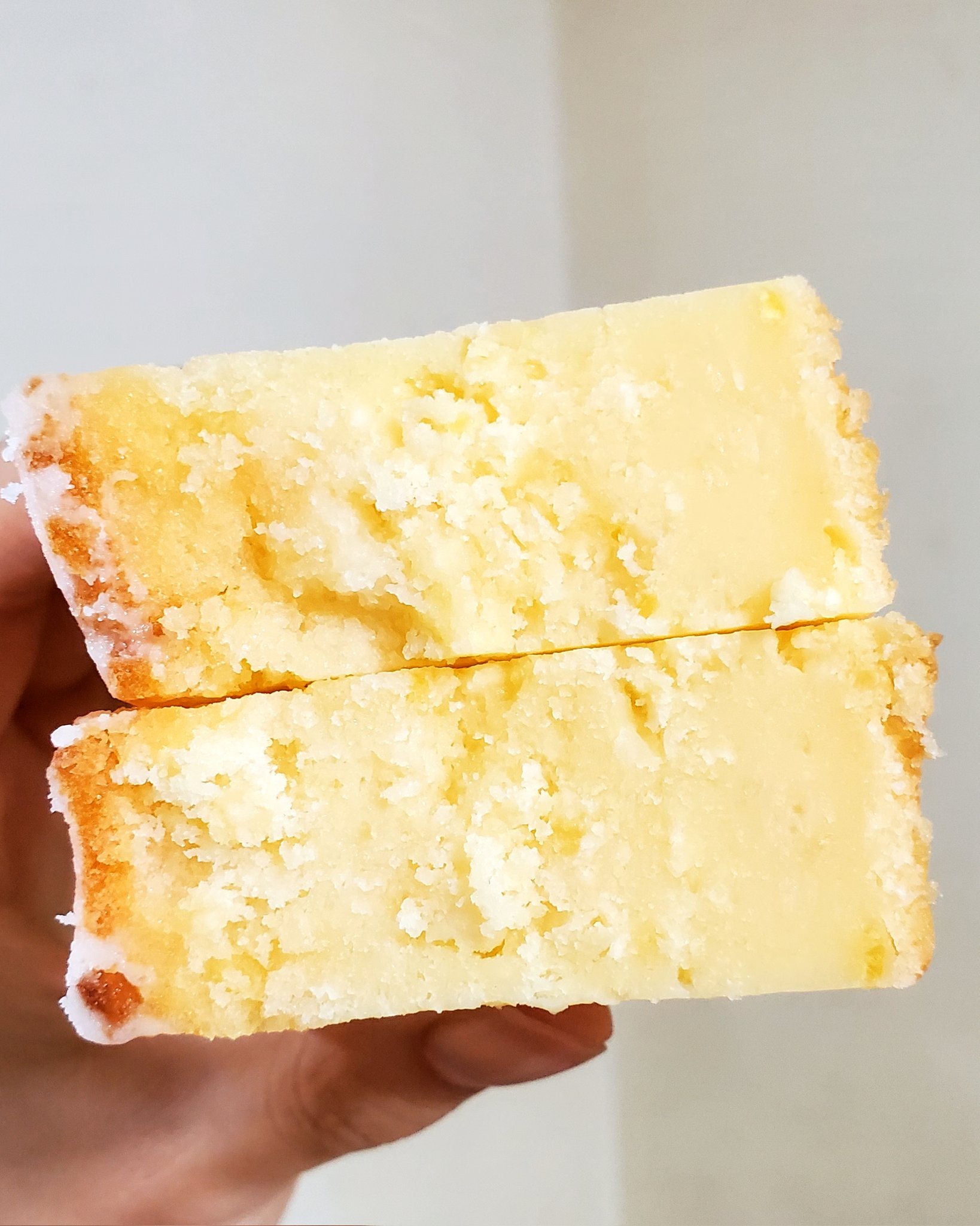 レモンケーキとカヌレ 🍋 . 2022/08/05(Fri) 11:00〜GRAND OPEN . . こだわり抜いた