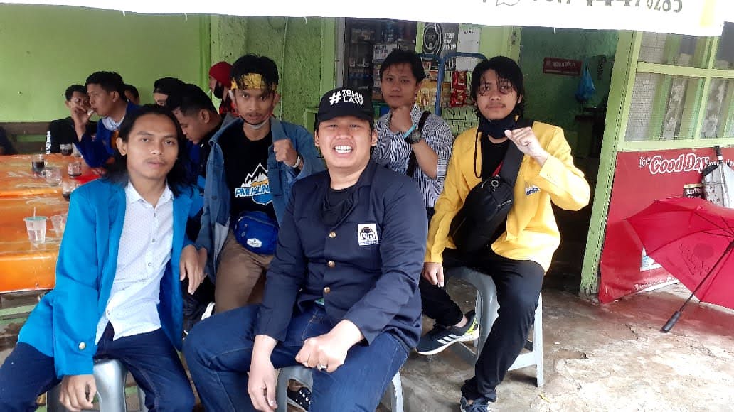 pokjayyyyyyy's tweet photo. Mahasiswa terakhir, fakultas dodol jon hahaha https://t.co/7pABy6lv91