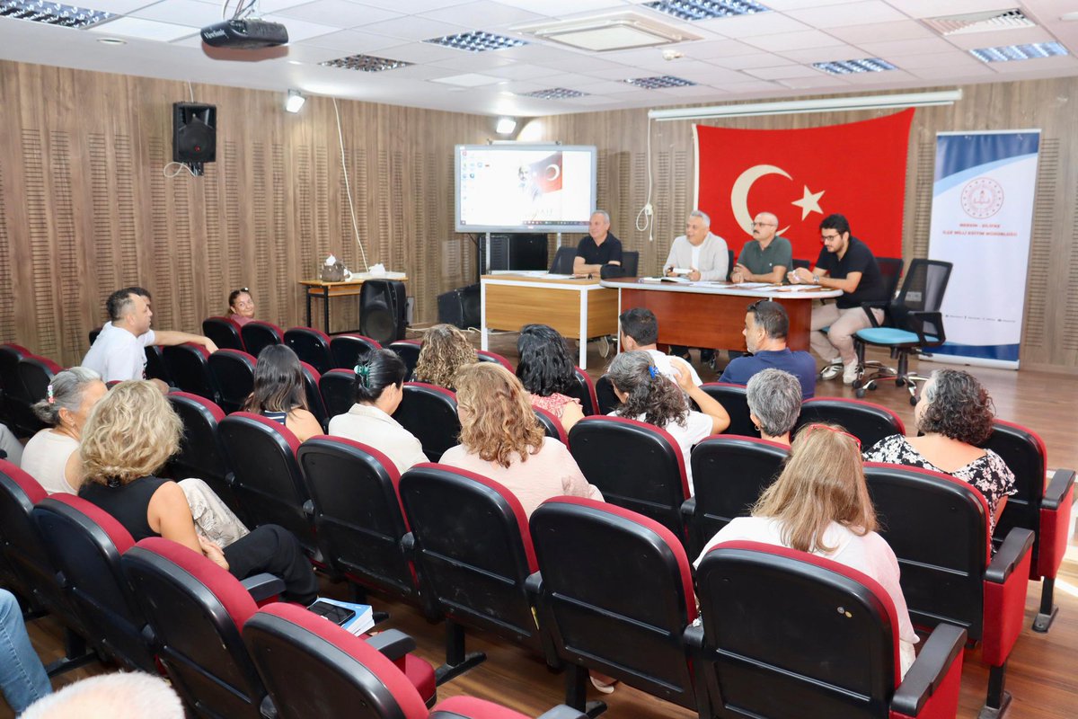 📌 İlker-Eren Çevik Anadolu Lisesi Öğretmenler Kurulu Toplantısı

İlker-Eren Çevik Anadolu Lisesi’nde öğretmenler kurulu toplantısı gerçekleştirildi.

📍 Toplantıya;
👤 İlçe Milli Eğitim Müdürümüz Fevzi Kültiğin Eroğlu,
👤 Şube Müdürlerimiz Ahmet Türkan ve Bülent Akşahin katıldı.