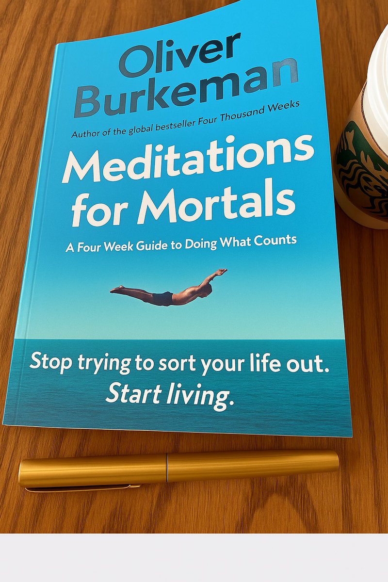 ثلاث نصائح للتعامل مع هذا الطوفان المعلوماتي الهادر (كتب ، مواقع إلكترونية ، مقالات … الخ):
🎯 المعلومات كالنهر الذي يتعين عليك أن تغترف منه ثم تتأمل جريانه، لذا تعامل معها على هذا الأساس.  دماغك ليس "إناء" تملؤوه بالمعلومات فهذا لن يجدي. 
🎯 قاوم ببسالة ذلك الاحساس الذي يلح