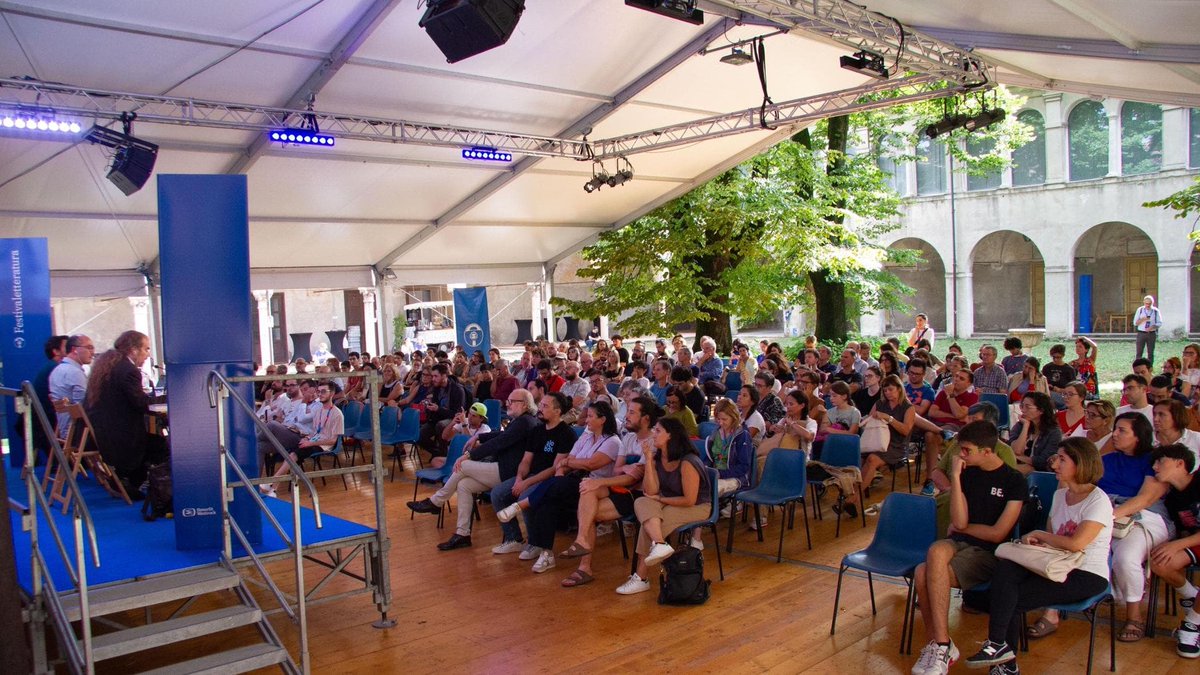 rep_milano's tweet image. Grandi libri e attualità, Mantova apre cortili e palazzi a 300 scrittori da tutto il mondo milano.repubblica.it/cronaca/2025/0…