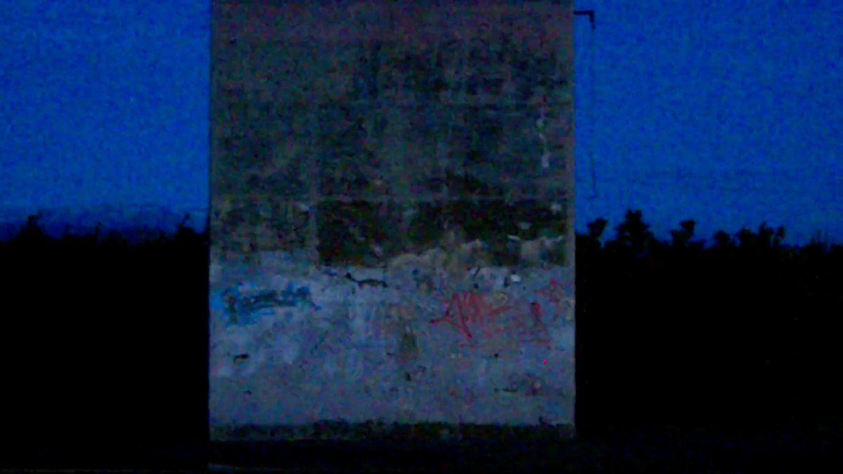 andrewgebhardt_'s tweet photo. Film #190, 'Late evening, almost night'.  I am going through a bit of a shift.  I'm a little stuck on my 3rd feature, and may decide to incorporate editing into my practice.  Seeing these works makes me feel like I can trust myself again. https://t.co/s0yqRKyi2d https://t.co/Svy6eiHDwh