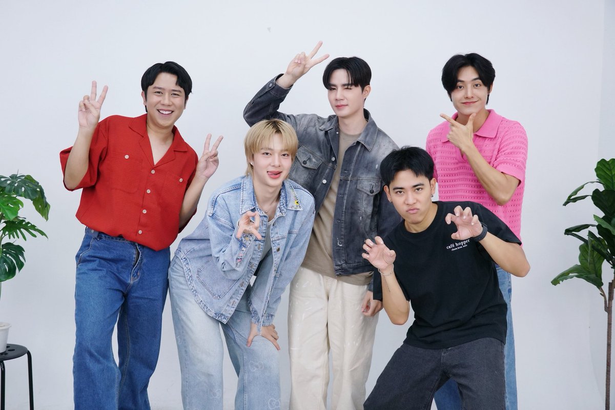 พฤหัสบดีนี้! เตรียมตัวพบกับ “ซี” <a href="/zee_pruk/">Z</a> และ “นุนิว” <a href="/CwrNew/">NuNew</a> ที่จะพาความ ‘คลั่งรัก’ ไปบุกถึง รายการ “ท้าจับแกะ” 🫣🐑❤️‍🔥

🗓️ : 04.09.2025
⏰ : 20.00 น. | 8 PM (GMT+7)
🎥 : Youtube : ตู้ซ่อนหมี

#️⃣ : #.ตู้ซ่อนหมีxซีนุนิว

#ZeeNuNewCrazyInLoveConcert
#ZeeNuNew2ndConcert 
#ZeeNuNew