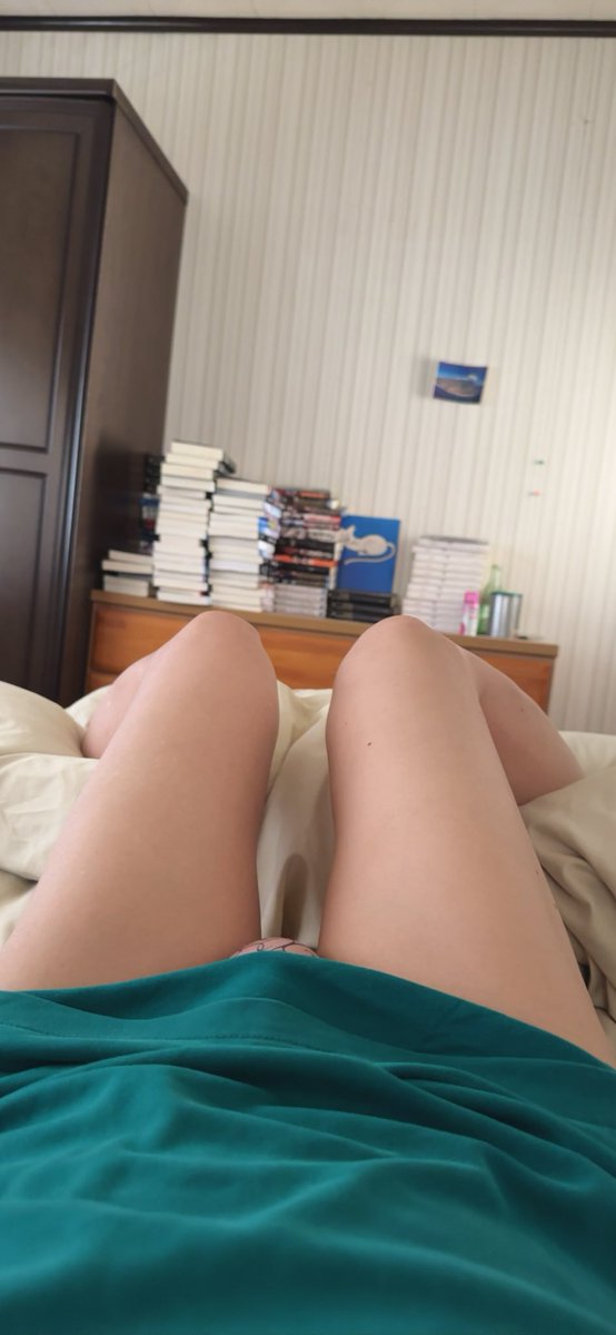 あっぢぃーよー😵‍💫💦

置き薬の販売員の方を正座でお出迎え

暑いなかご苦労さまです🙇‍♀️

夜勤明けで今日も夜勤

少しだけおやすみなさい🐑🐑🐑..💤