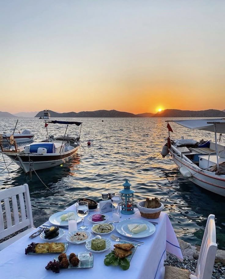 Seninle şurda oturup saatlerce sohbet etmek