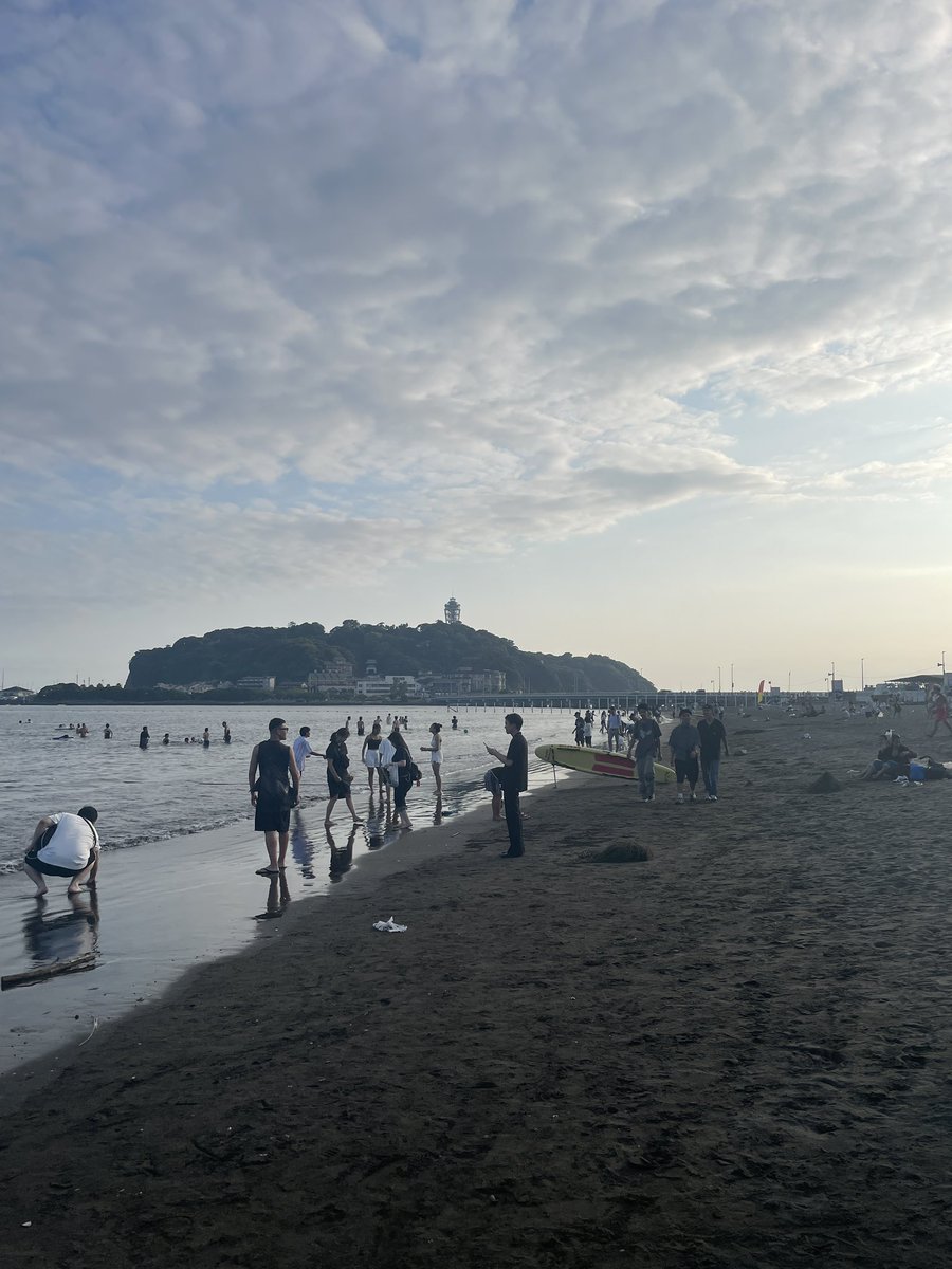 10kgrenj's tweet photo. 地元の数少ないお友達と江ノ島 https://t.co/CI9KSUUpu8