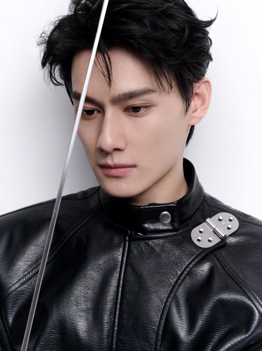 ไม่ว่าความฝันจะหน้าตาเป็นยังไง เราเชื่อว่าเฉิงจะฟันฝ่าเรื่องนี้ไปให้ได้ ทั้งโลกภายนอก ทั้งความรู้สึกข้างใน ขอให้เฉิงได้พบกับยุคทองของตัวเอง มีชีวิตที่ไม่ต้องกังวลกับความคาดหวังของใคร ได้นอนหลับเต็มอิ่มทุกค่ำคืน มีคนที่รักเฉิงอยู่เยอะมากๆ

#SupportWangZhuocheng汪卓成