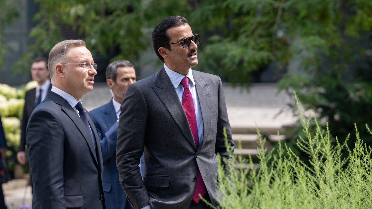 صباح الخير جميعًا. هذا الصباح الباكر، التقيتُ أنا وابني بأمير قطر (تميم بن حمد آل ثاني) في دريم. أنا سعيدٌ جدًا اليوم 😊 <a href="/TamimBinHamad/">تميم بن حمد</a> ❤️🤲❤️ <a href="/naif313/">نـــــايـــــف الـعــنـــــزي</a> <a href="/jassimaalthani1/">JASSIM A ALTHANI</a> <a href="/Al_Wajba/">H Al Thani I هـ آل ثـانـي</a> <a href="/ThanibinHamad/">ثاني بن حمد</a> <a href="/hamadlahdan/">حمد لحدان المهندي</a> <a href="/almayassahamad/">Al Mayassa Al Thani</a> 
<a href="/_iloveqatar2022/">🇶🇦 محمد الصرامي 🇶🇦</a>  <a href="/qatarairways/">Qatar Airways</a> 
<a href="/VisitQatar/">Visit Qatar</a>