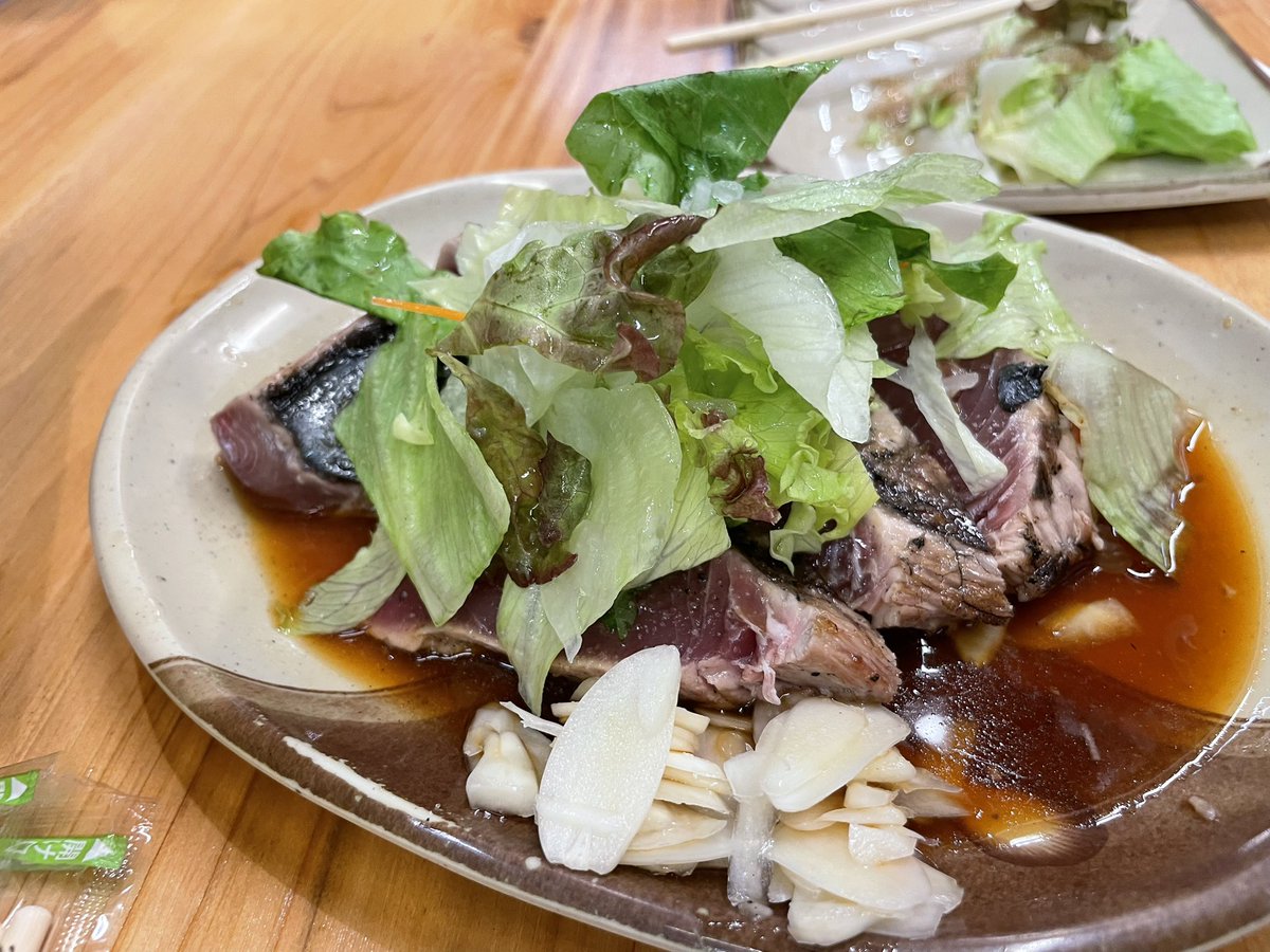 AurEugeo's tweet photo. 本場のカツオのたたき美味い！
ウツボを初めて食べたけどめちゃ美味かった https://t.co/sKJTgvJPEt